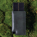 Charger l'image dans la galerie, Porte cartes Airtag avec finition luxueuse en cuir noir