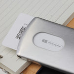 Charger l'image dans la galerie, Porte cartes de visite rigide en aluminium
