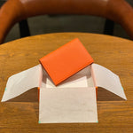 Charger l'image dans la galerie, Porte Cartes de luxe en cuir de vache de couleur orange