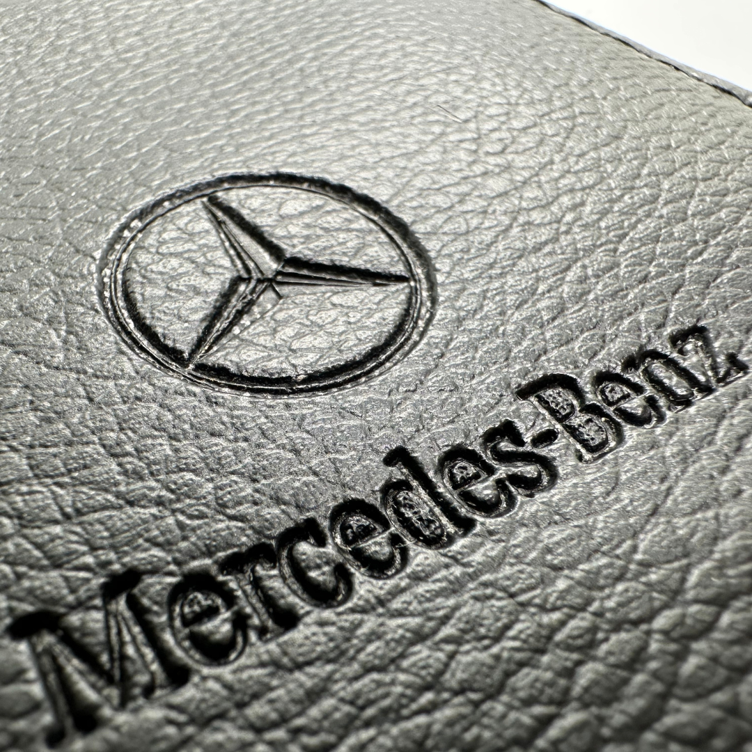 Porte Carte Grise <br> Mercedes par Guillot