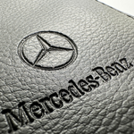 Charger l&#39;image dans la galerie, Logo Mercedes-Benz sur un étui pour carte grise
