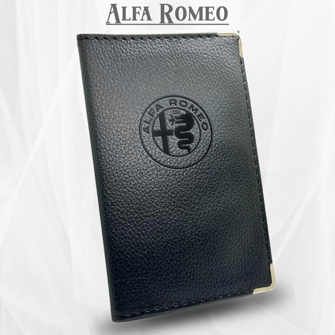 Porte cartes grise alfa roméo en simili cuir de couleur noir