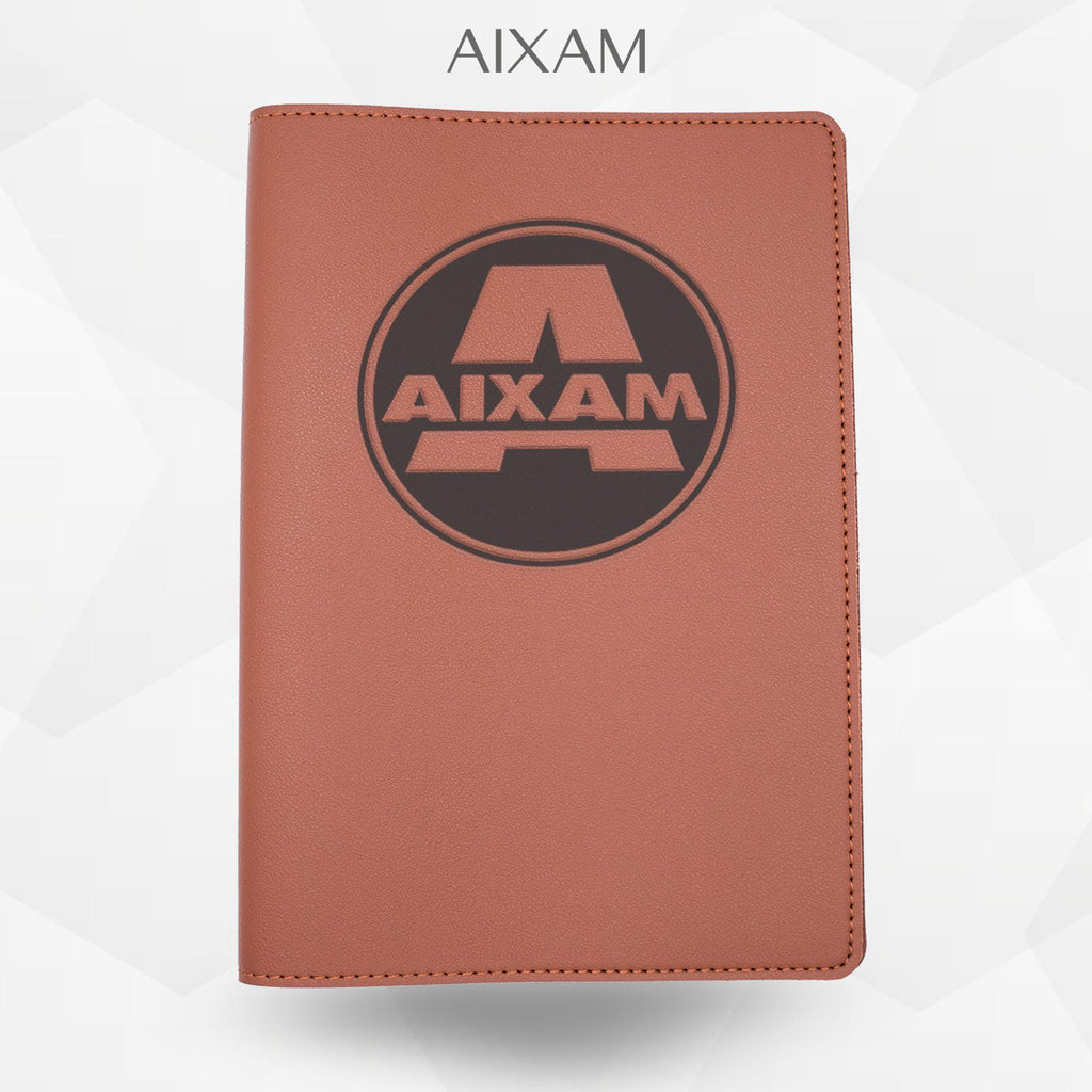 Porte-document voiture Aixam – simili cuir gravure laser Atelier Guillot
