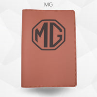 Porte-document voiture MG – simili cuir gravure laser Atelier Guillot