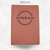 Porte-document voiture Nissan – simili cuir gravure laser Atelier Guillot