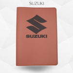 Porte-document voiture Suzuki – simili cuir gravure laser Atelier Guillot