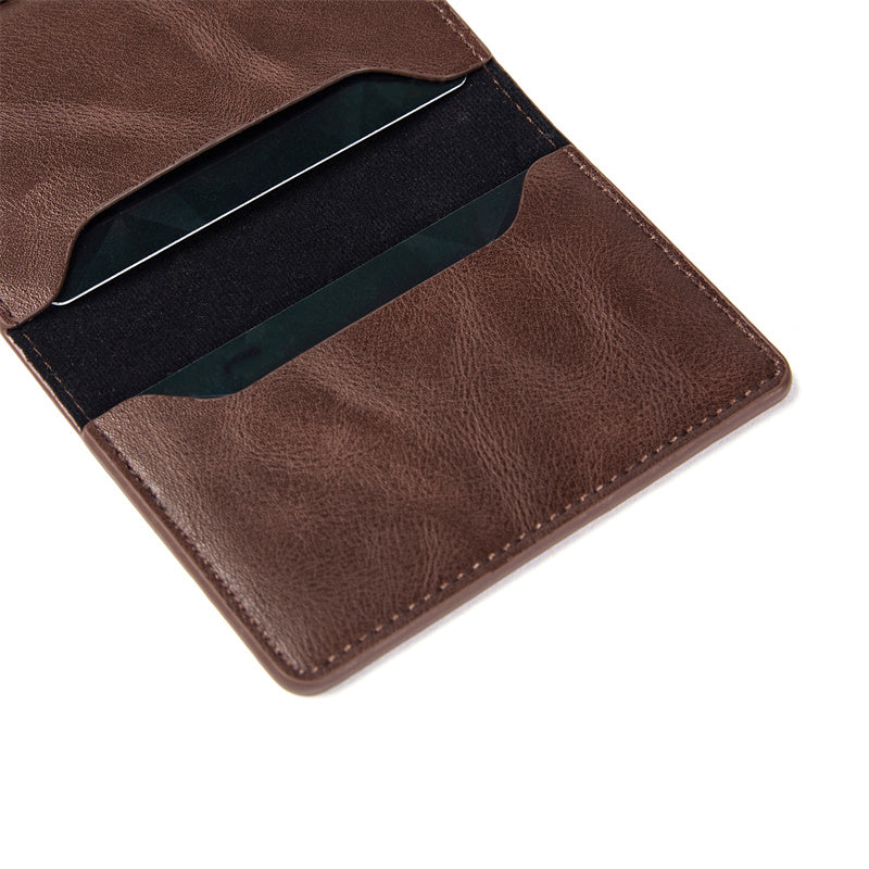 surpiqure et cuir de qualité sur un porte cartes rfid