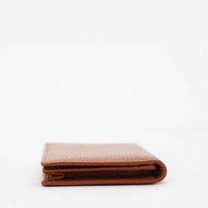 porte cartes en cuir avec un design minimaliste