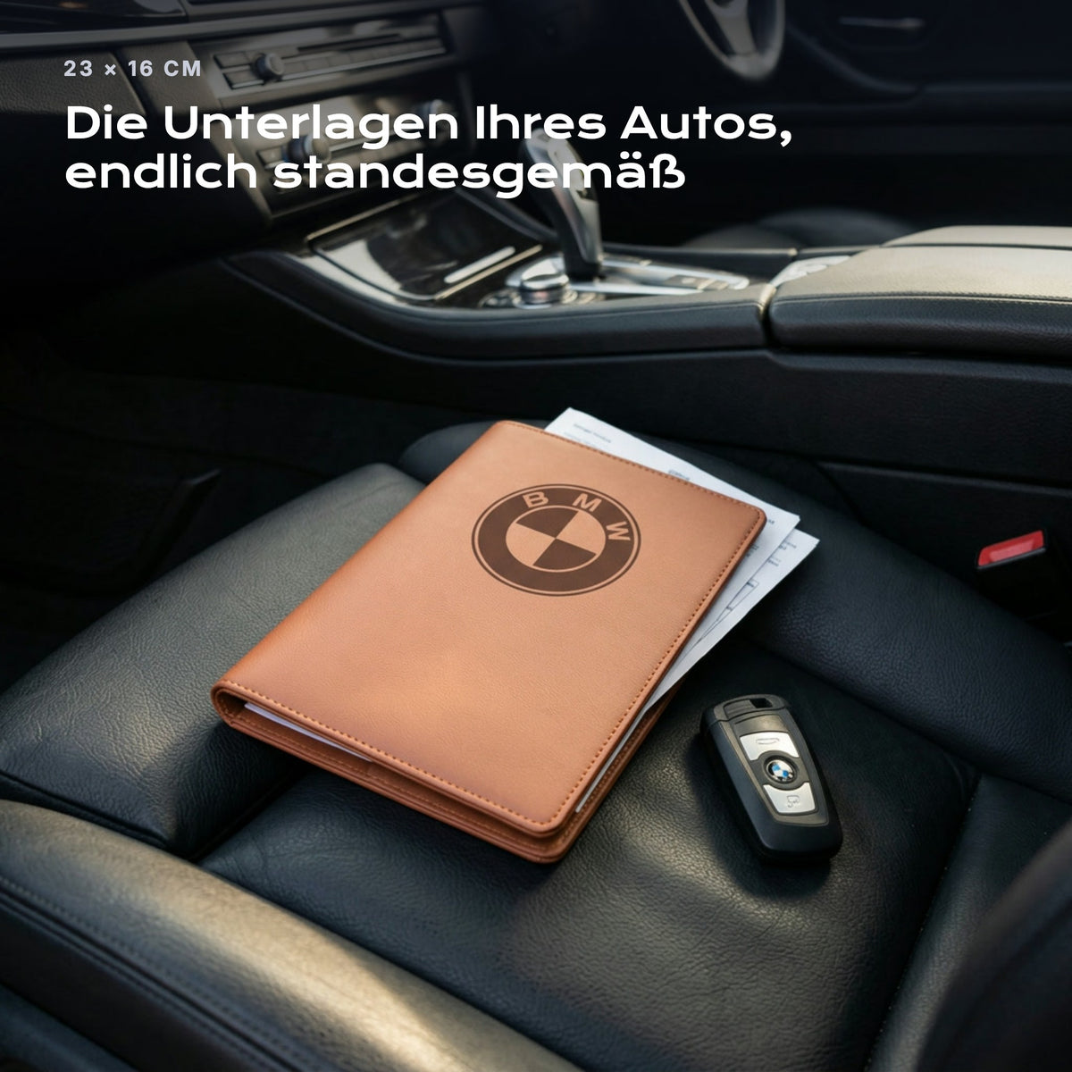 Fahrzeugmappe BMW auf einem Autositz, mit Rechnungen