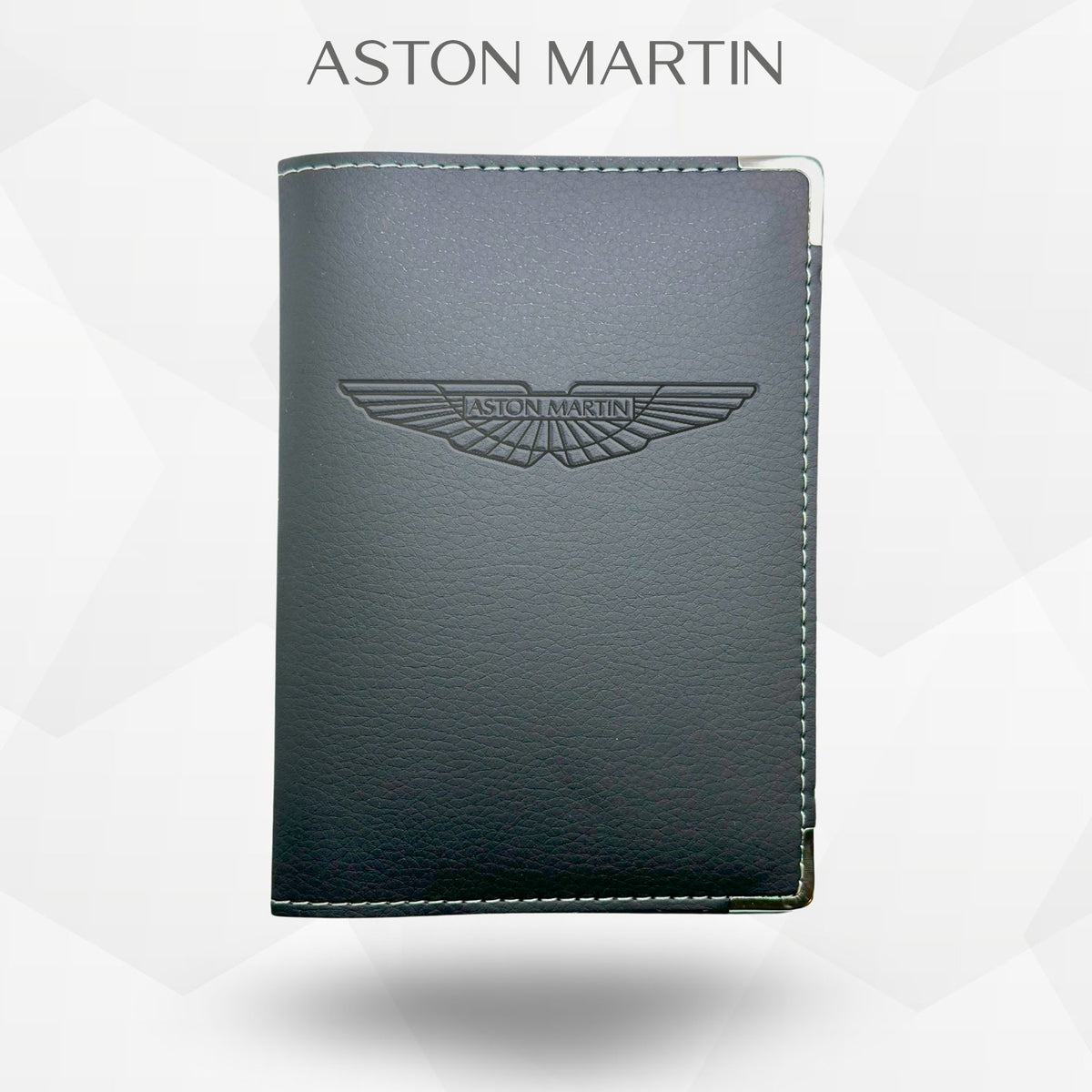Porte carte grise Aston Martin – étui simili cuir gravure laser Atelier Guillot