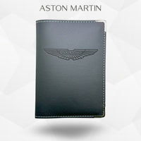 Porte carte grise Aston Martin – étui simili cuir gravure laser Atelier Guillot