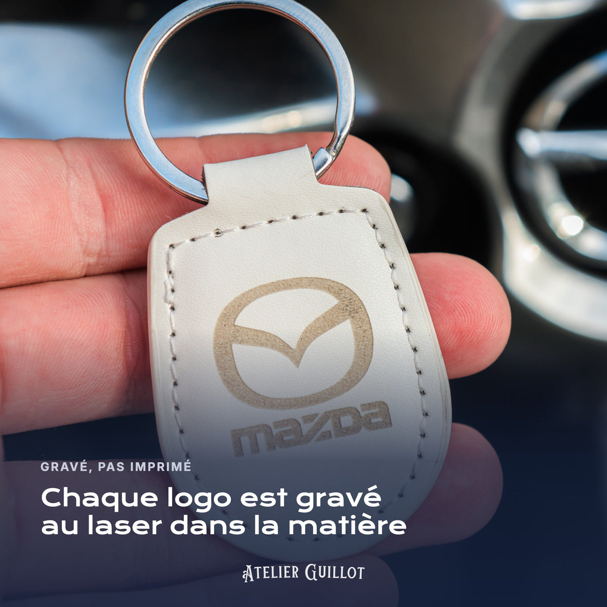 Logo gravé au laser sur un porte-clés en simili cuir