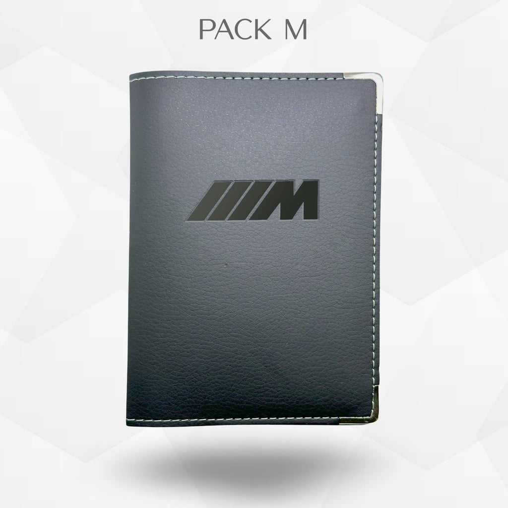Porte carte grise Pack M BMW – étui simili cuir gravure laser Atelier Guillot