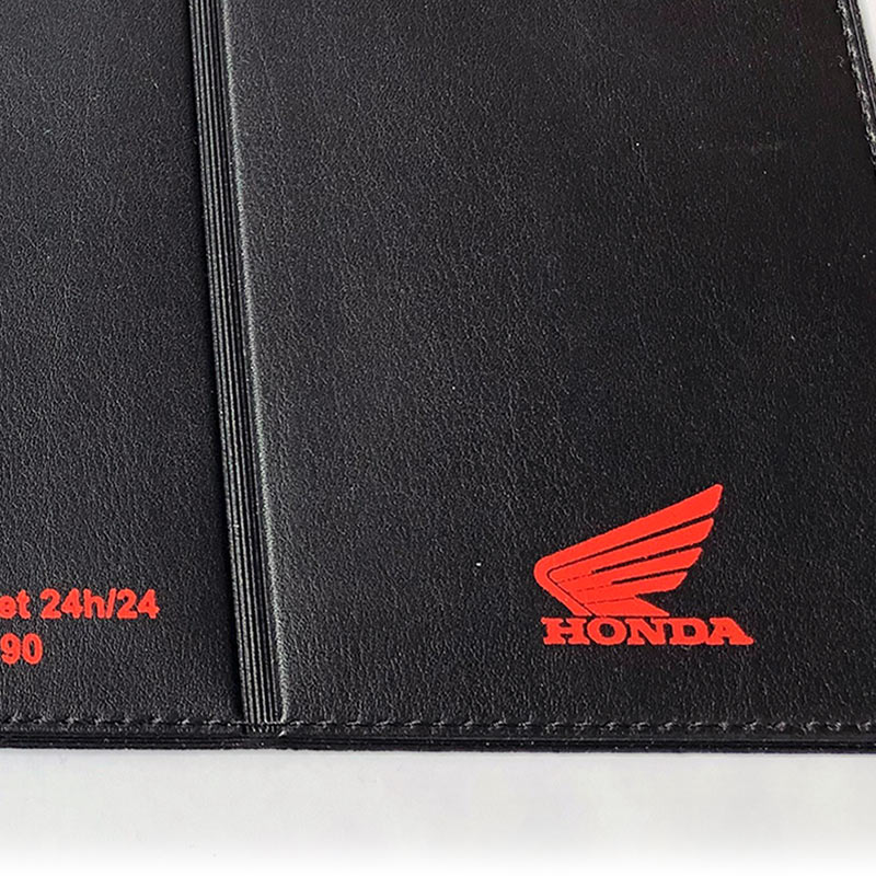 Porte Carte Grise Honda de couleur noir avec le logo rouge