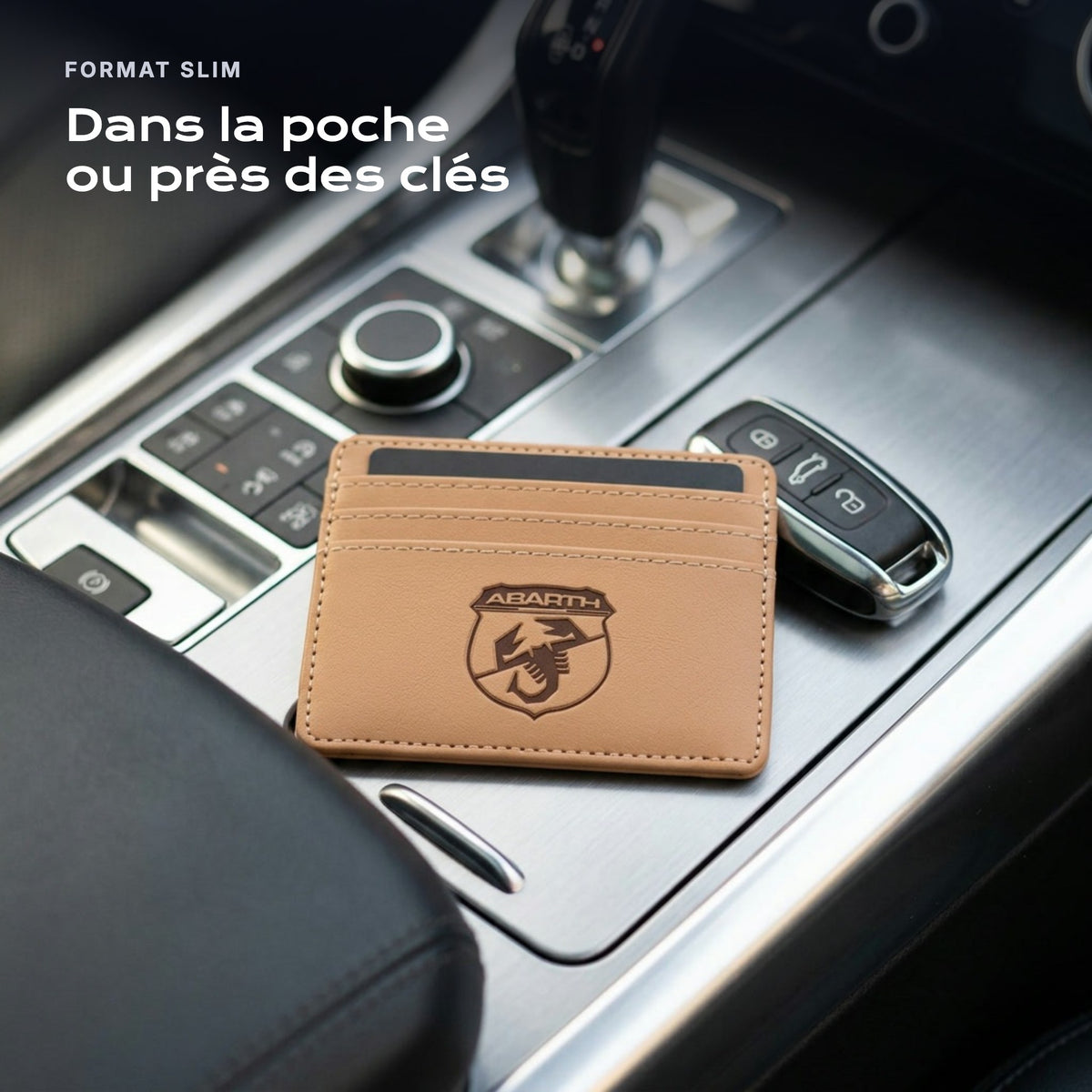 Porte-carte bancaire Abarth près d'une clé, format slim