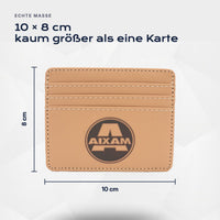 Kartenetui Aixam von Atelier Guillot: 10 × 8 cm, kaum größer als eine Karte