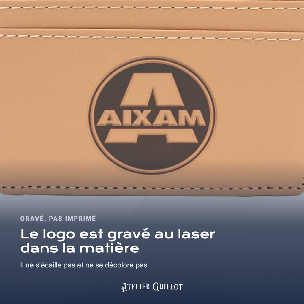 Logo Aixam gravé au laser dans le simili cuir
