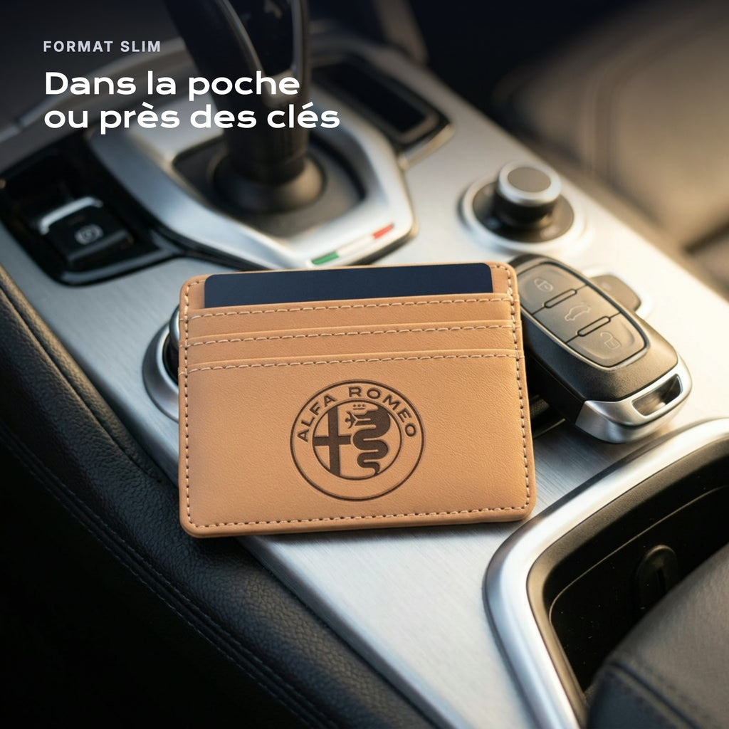 Porte-carte bancaire Alfa-Romeo près d'une clé, format slim