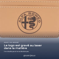 Logo Alfa-Romeo gravé au laser dans le simili cuir