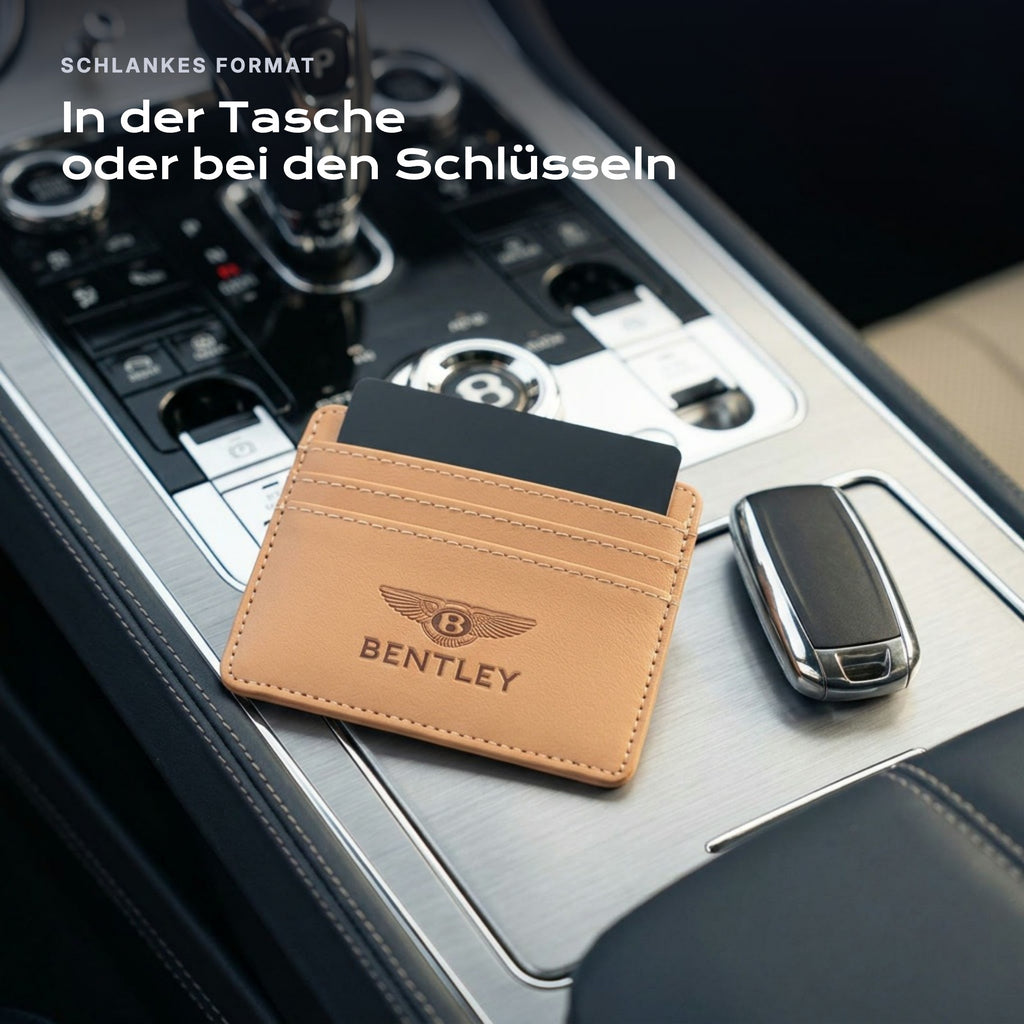Kartenetui Bentley neben einem Schlüssel, schlankes Format