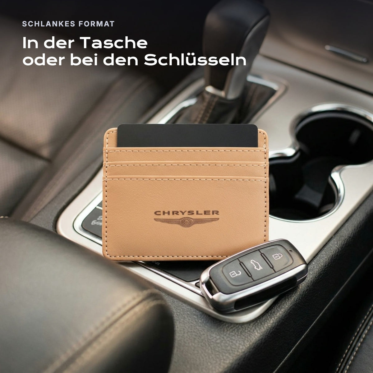 Kartenetui Chrysler neben einem Schlüssel, schlankes Format