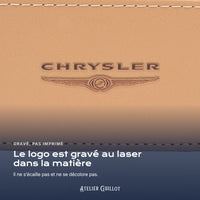 Logo Chrysler gravé au laser dans le simili cuir