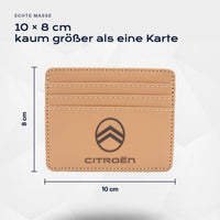 Kartenetui Citroën von Atelier Guillot: 10 × 8 cm, kaum größer als eine Karte