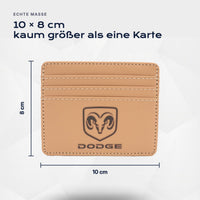 Kartenetui Dodge von Atelier Guillot: 10 × 8 cm, kaum größer als eine Karte