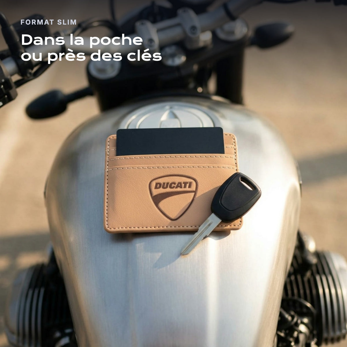 Porte-carte bancaire Ducati près d'une clé, format slim