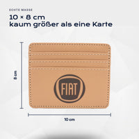 Kartenetui Fiat von Atelier Guillot: 10 × 8 cm, kaum größer als eine Karte