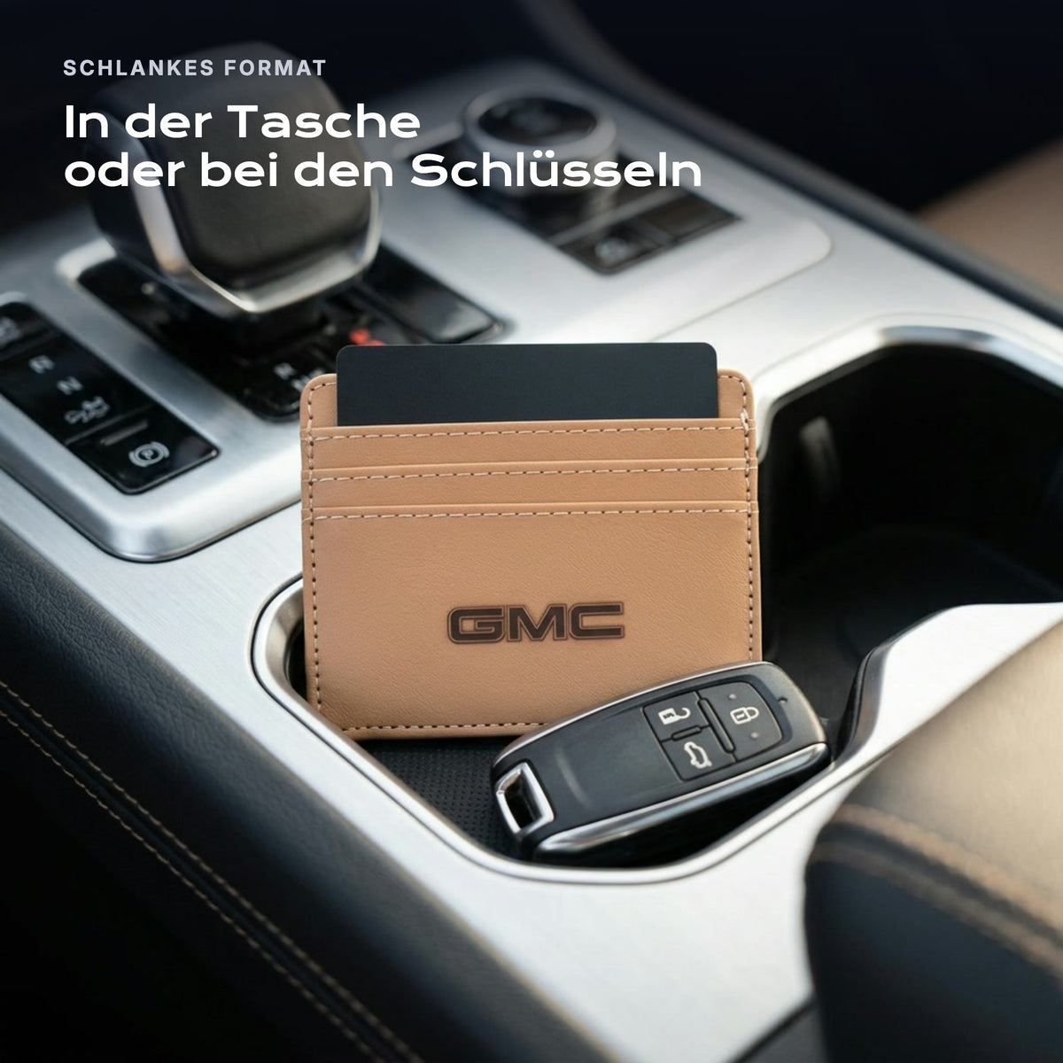 Kartenetui GMC neben einem Schlüssel, schlankes Format