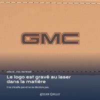 Logo GMC gravé au laser dans le simili cuir