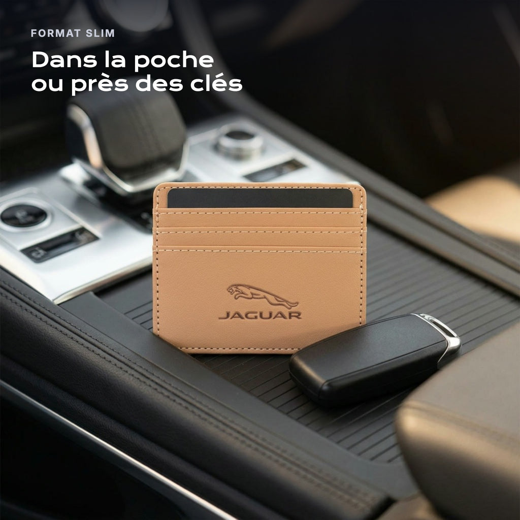 Porte-carte bancaire Jaguar près d'une clé, format slim