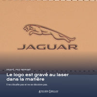Logo Jaguar gravé au laser dans le simili cuir