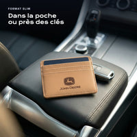 Porte-carte bancaire John Deere près d'une clé, format slim