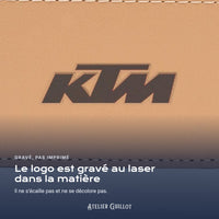 Logo KTM gravé au laser dans le simili cuir