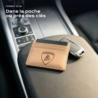 Porte-carte bancaire Lamborghini près d'une clé, format slim