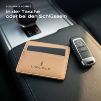 Kartenetui Lincoln neben einem Schlüssel, schlankes Format