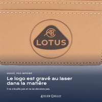 Logo Lotus gravé au laser dans le simili cuir