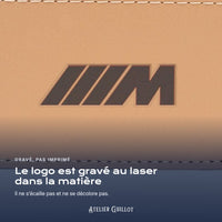 Logo Pack M gravé au laser dans le simili cuir