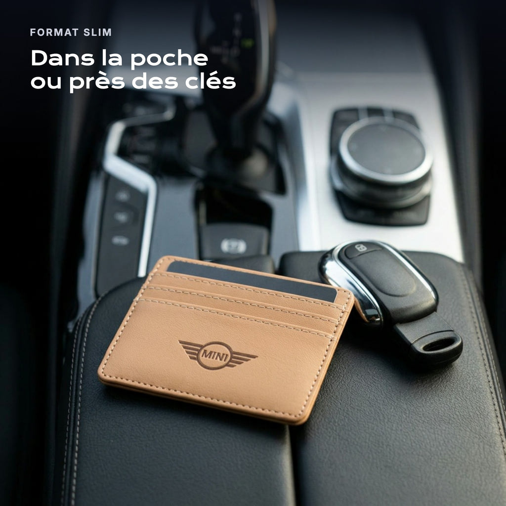Porte-carte bancaire Mini près d'une clé, format slim