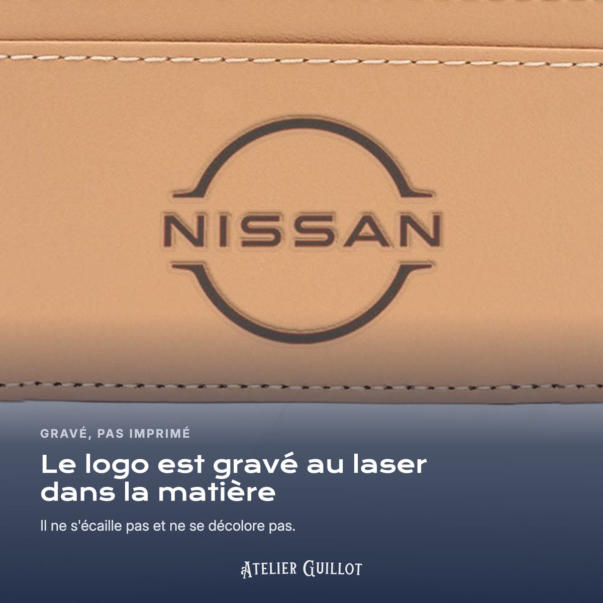 Logo Nissan gravé au laser dans le simili cuir