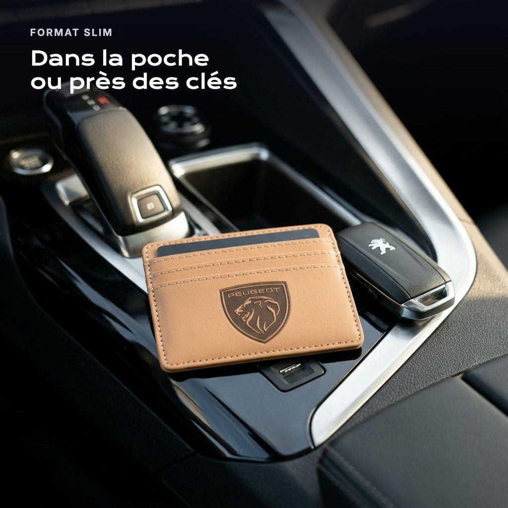 Porte-carte bancaire Peugeot près d'une clé, format slim