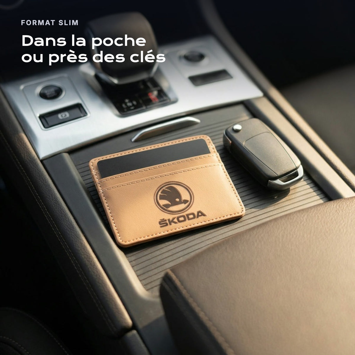 Porte-carte bancaire Skoda près d'une clé, format slim