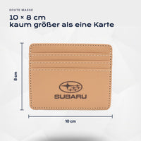 Kartenetui Subaru von Atelier Guillot: 10 × 8 cm, kaum größer als eine Karte