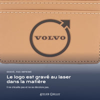 Logo Volvo gravé au laser dans le simili cuir
