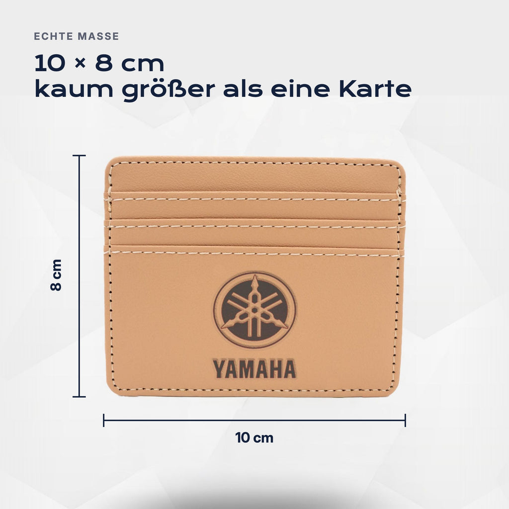 Kartenetui Yamaha von Atelier Guillot: 10 × 8 cm, kaum größer als eine Karte