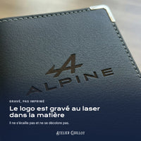 Logo Alpine gravé au laser dans le simili cuir