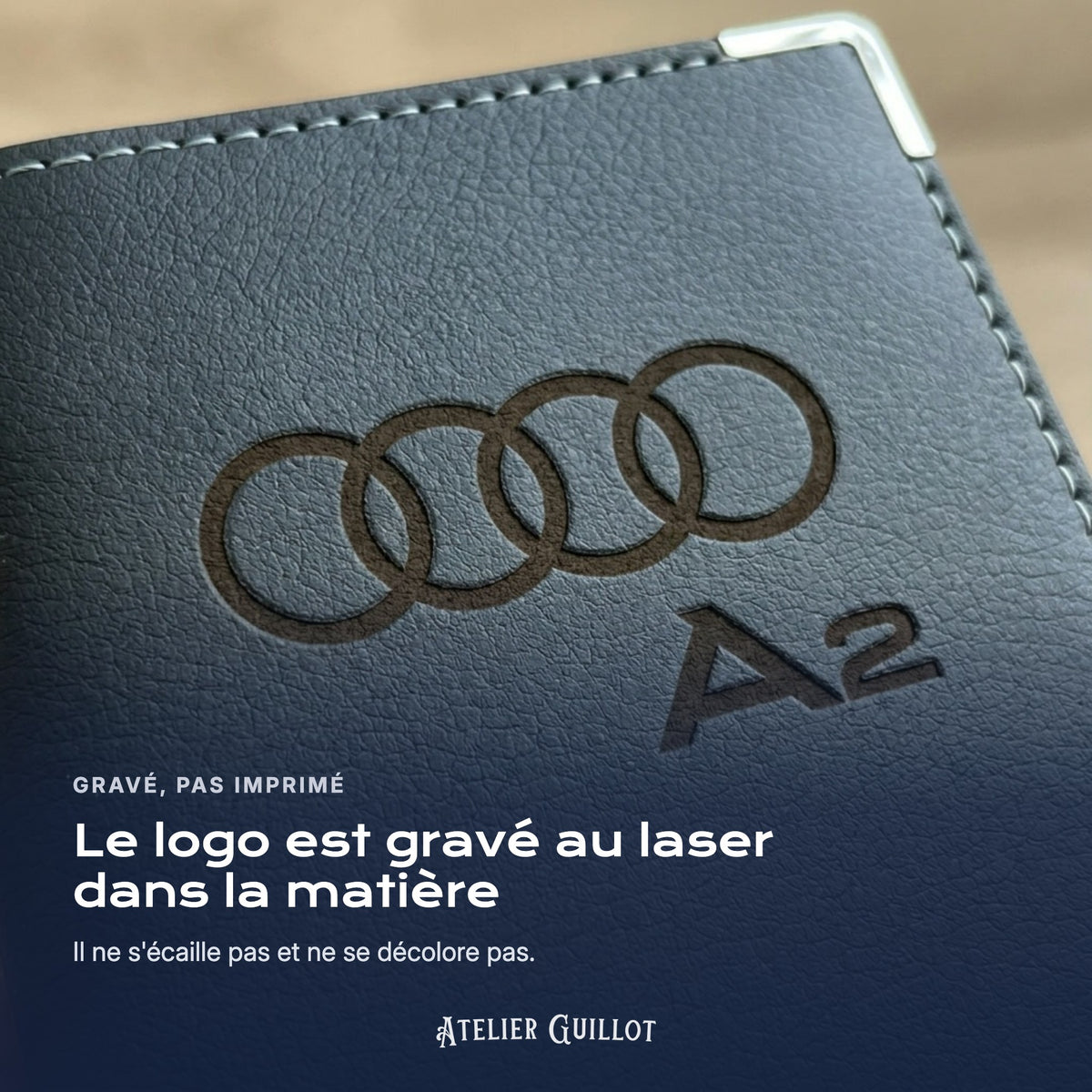 Logo Audi A2 gravé au laser dans le simili cuir