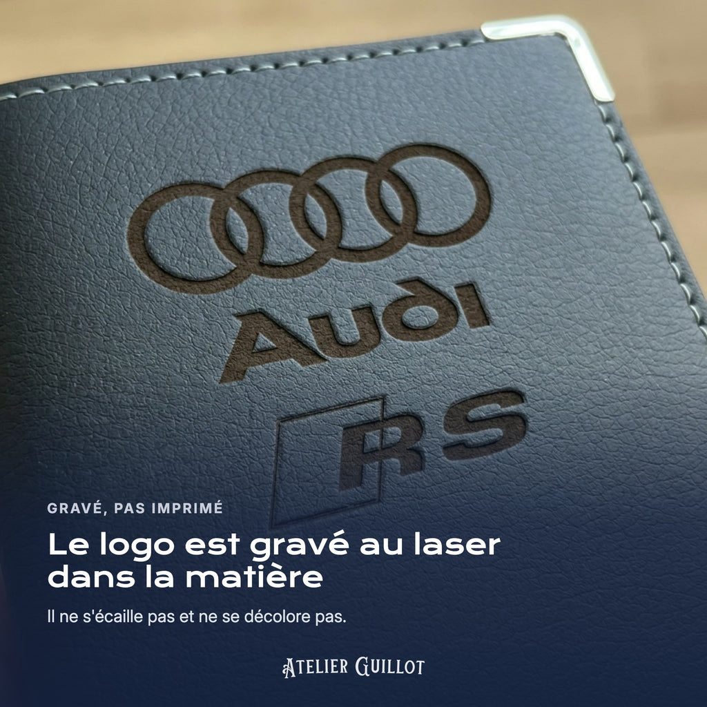 Logo Audi RS gravé au laser dans le simili cuir